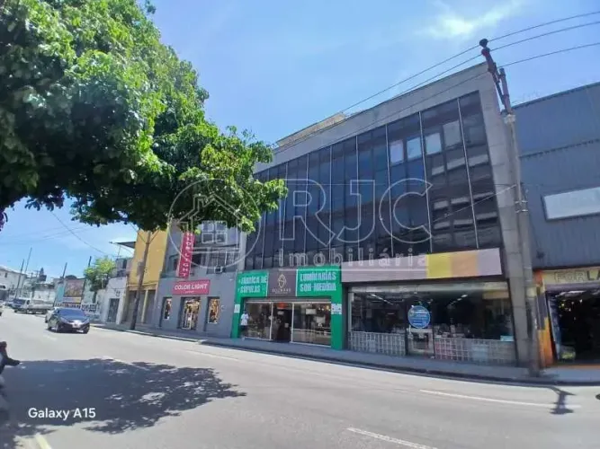 Imóvel para venda possui 610 metros quadrados em Benfica - Rio de Janeiro - RJ