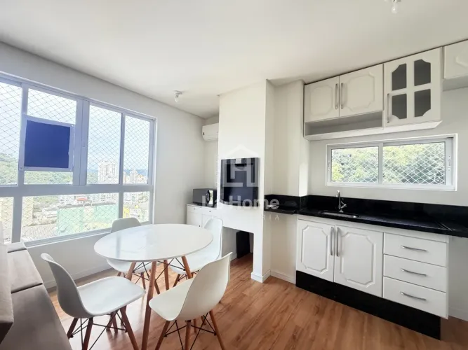 Apartamento semimobiliado com 01 dormitório e 02 vagas de garagem para locação | Itoupava 