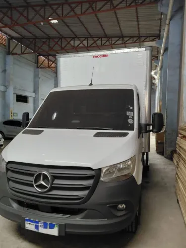 Vendo essa mercedes benz 517sprinter caminhão zero saio da concessionária pra garagem..