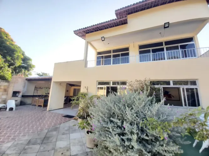 CASA NA SAPIRANGA | 3 SUÍTES | TERRENO 762 M² | PISCINA | KITNET E PRÉDIO ANEXO