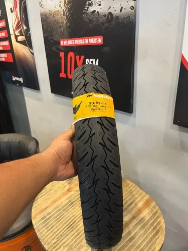 Pneu 90/90-18 uso com câmara de ar na marca Robust
