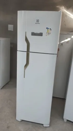 VENDE-SE GELADEIRA ELECTROLUX DUPLEX FROST FREE EXCELENTE ESTADO SEM FERRUGENS ?
