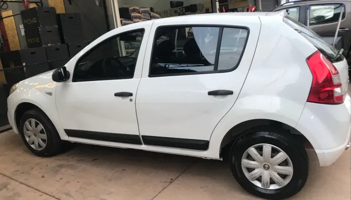 Renault Sandero Authentique Hi-flex 1.0 16V 5P 2013