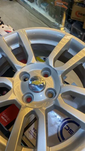 ARO 16 com pneus