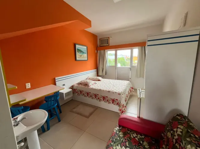 Imóvel para aluguel com 30 metros quadrados com 1 quarto em Centro - Garopaba - SC