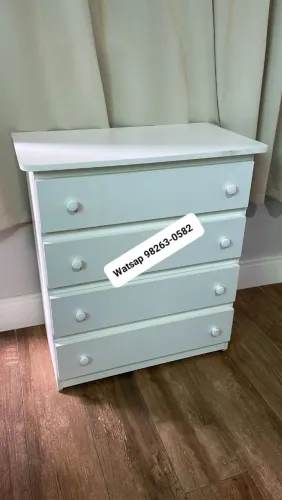 Cômoda de 4 gaveta
