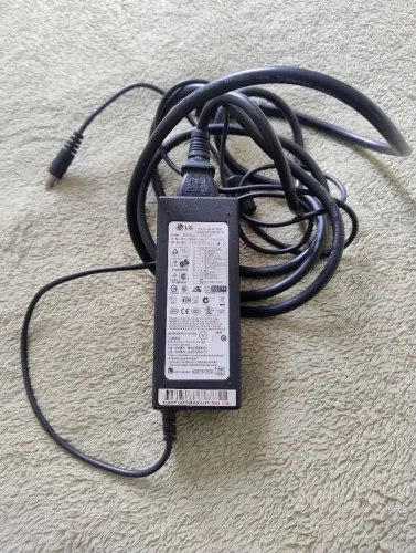 Fonte Adaptador LG "LCAP07F" Bivolt