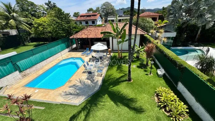 Casa de Condomínio com 3 quartos