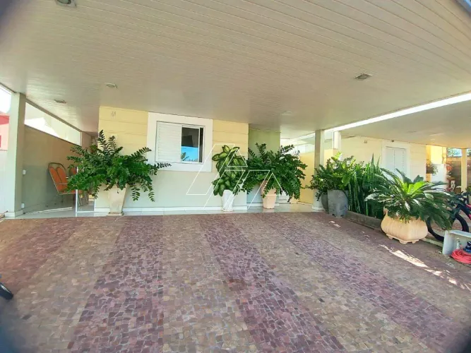 Casa em condomínio à venda, 4 quartos, 1 suíte, Jardim Maria Martha - Marília/SP
