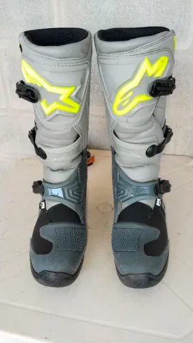 Bota de motocross e outros tudo 1.750