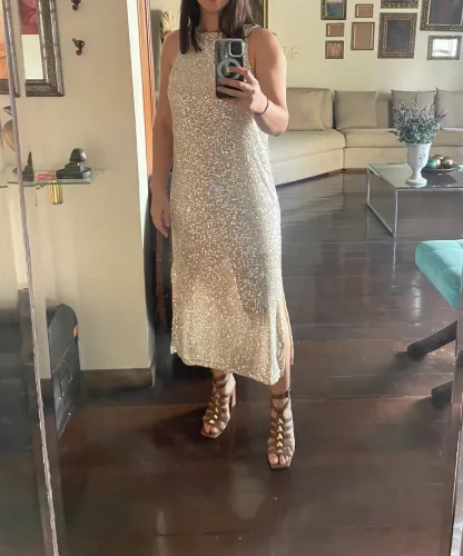 Vestido marfim em paête