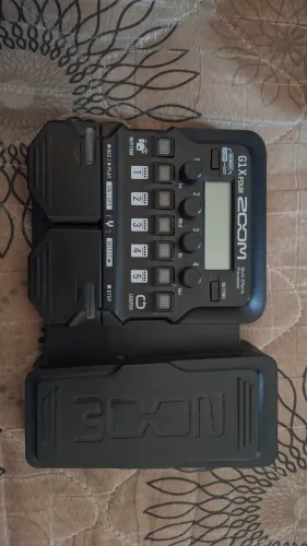 Pedaleira G1x four