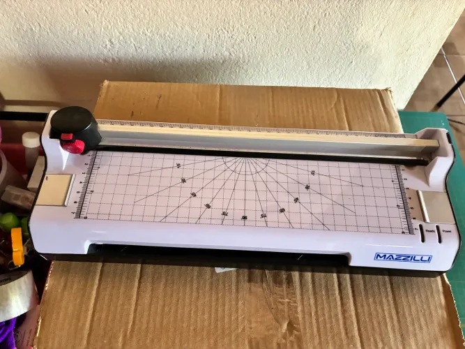 Plastificadora e refiladora Mazzilli A4 - 110w 