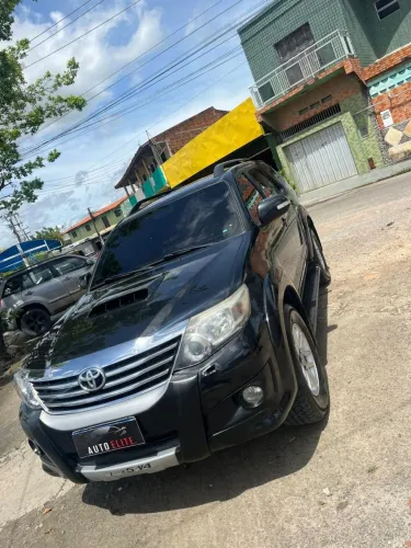 Toyota Hilux SW4 SRV D4-d 4X4 3.0 TDI Dies. AUT 2015