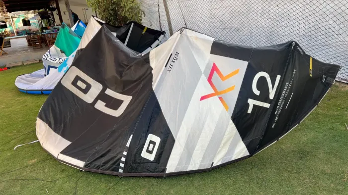 Kite Core XR7 12m 21/22 com barra