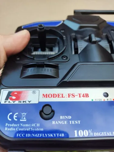Rádio controle aeromodelo FlySky FST4B