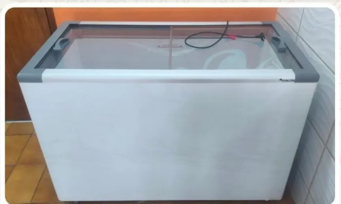 Freezer horizontal 411 litros tampa de vidro