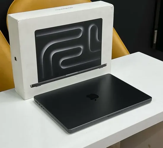 MacBook Pro 16 Pol. M5 Pro - 24GB/1TB Space Black Seminovo Garantia Apple Loja Física 