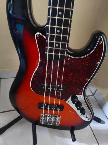 Contra baixo Giannini GB100
