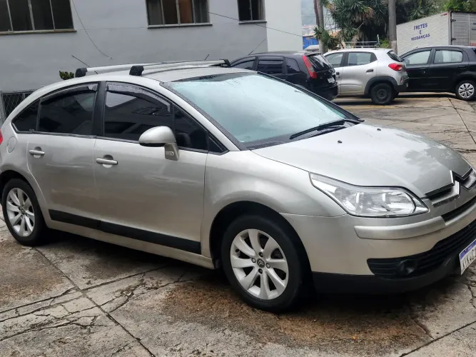 Citroen C4 GLX 2.0 Flex 16V 5P Aut. 2010