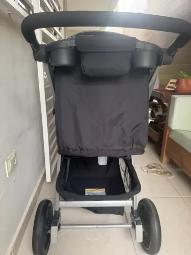 Carrinho De Passeio Dobrável Rápido Chicco Bravo Quick-fold Preto Prateado