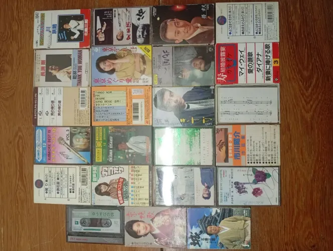 Coleção de 36 fitas k-7 de músicas japonesas