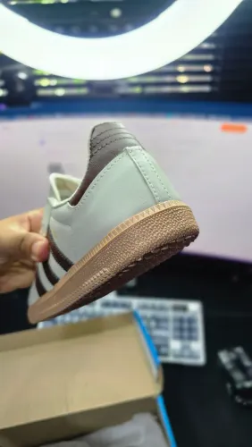 Tênis Adidas Samba marrom n 38