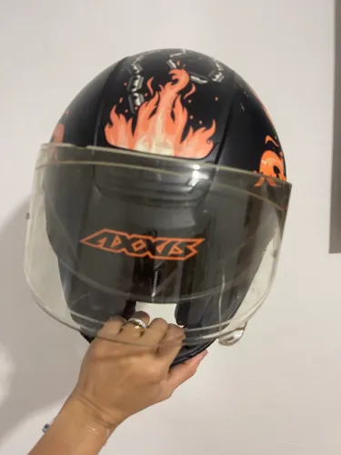 Capacete usado