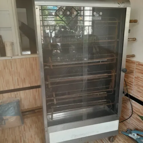 Vendo máquina de assar frango 6 espetos