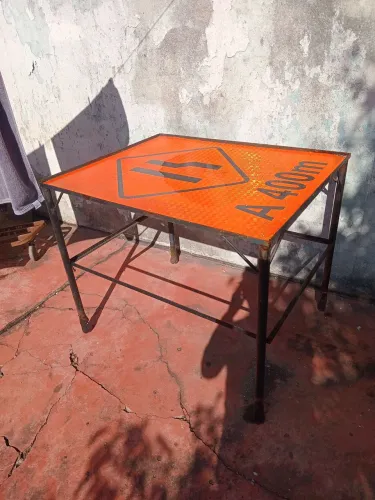 Mesa de ferro