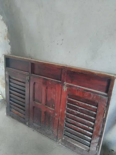 Vendo  2 janelas de maçaranduba 
