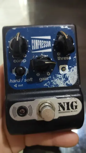 Pedal NIG Compressor PCM Linha Pocket Guitarra Baixo Analógico