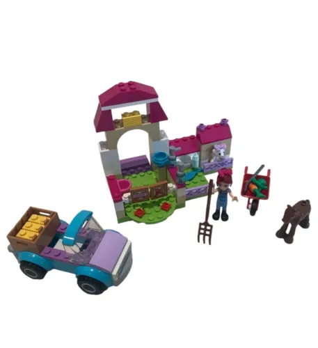 Lego Friends -Fazenda da Mia + malinha para guardar da Lego