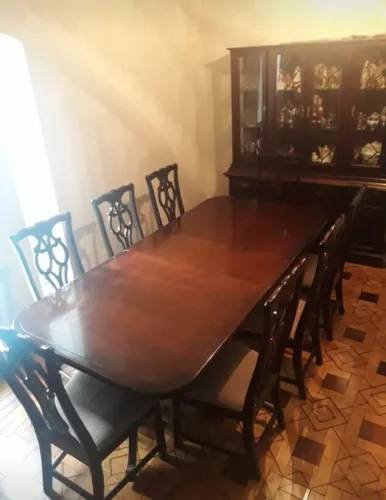 Mesa de Jantar Extensível em Madeira Maciça com 8 Cadeiras
