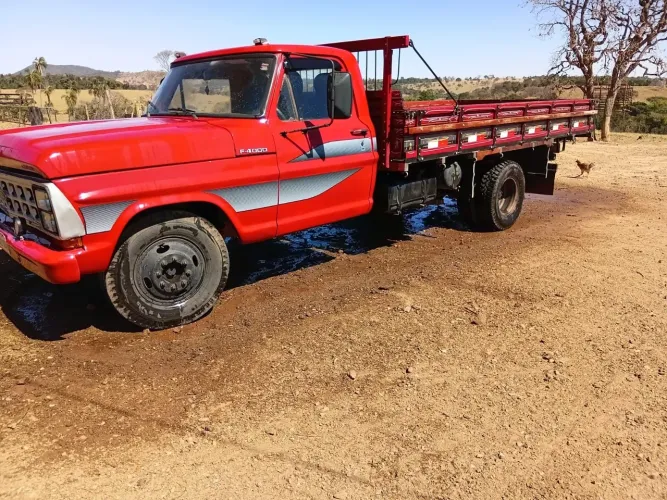 Ford F4000 ano 1985 toda revisada
