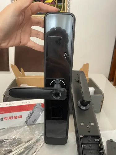 Smart Lock 3B-MAX, uma fechadura eletrônica inteligente com maçaneta.