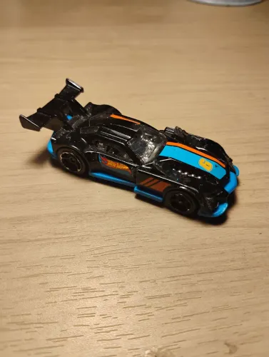 Carinho Hot Wheels modelo GT Hunter da coleção HW Race team de 2015