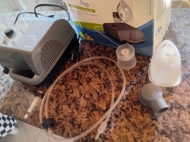 Maquina de aerozol seminova usada 3 vezes somente comprei pra minha filha 