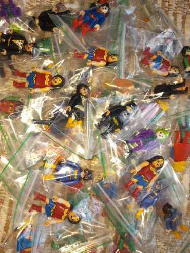 Playmobil Kinder Ovo DC Liga Da Justiça Batman Superman Mulher Maravilha