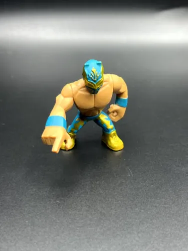 BONECO MINIATURA MATTEL WWE RUMBLERS SIN CARA 5CM