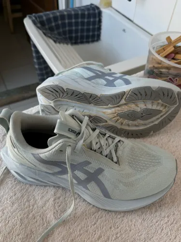 Tênis de Corrida Asics Novablast 4 Feminino