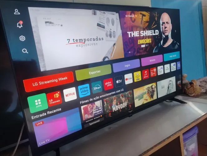 Vendo a televisão 43 polegadas completa com tudo