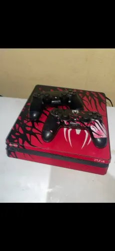 PLAYSTATION 4
