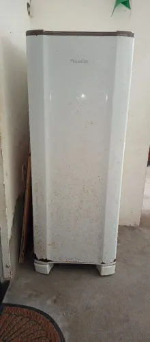 Geladeira Esmaltec (USADA)