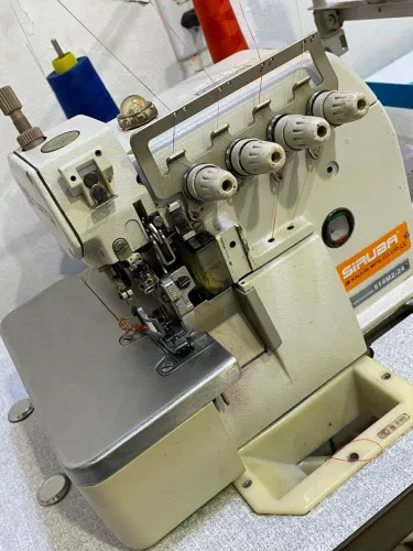 MÁQUINA OVERLOCK PONTO CADEIA SIRUBA