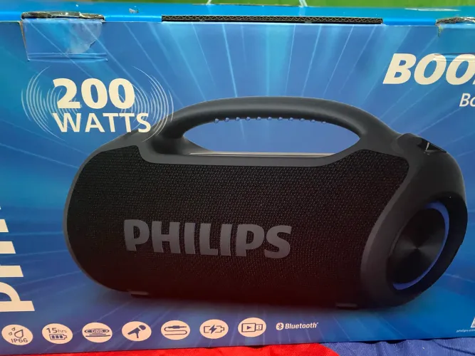 Vendo caixa de som Philips  Boombeat 200w  ta zera  valor 950