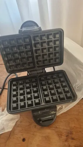  Máquina de Waffle Bomann - Semi nova<br>