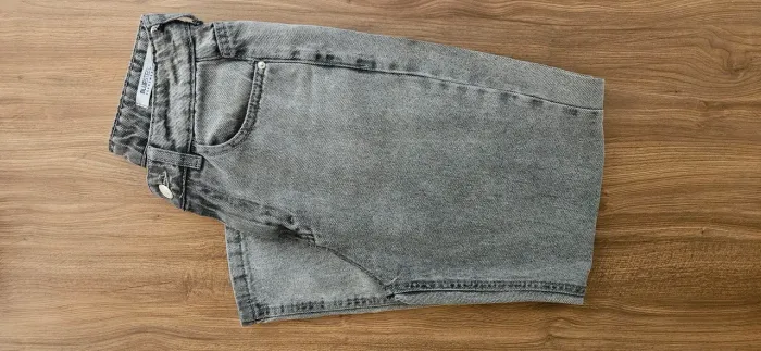 Calça jeans reta Cropped (preta)