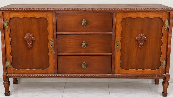 Aparador/Buffet Antigo de Madeira Maciça - Entalhado - Vintage