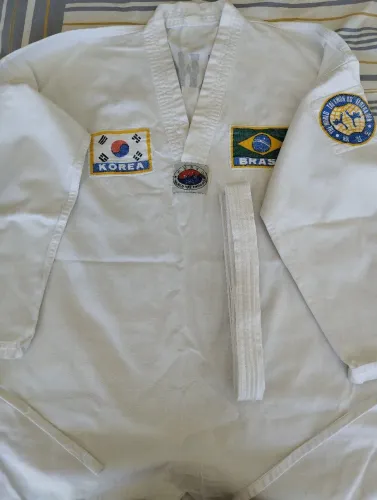 Vendo kimono Taekwondo M adulto (blusa e faixa)